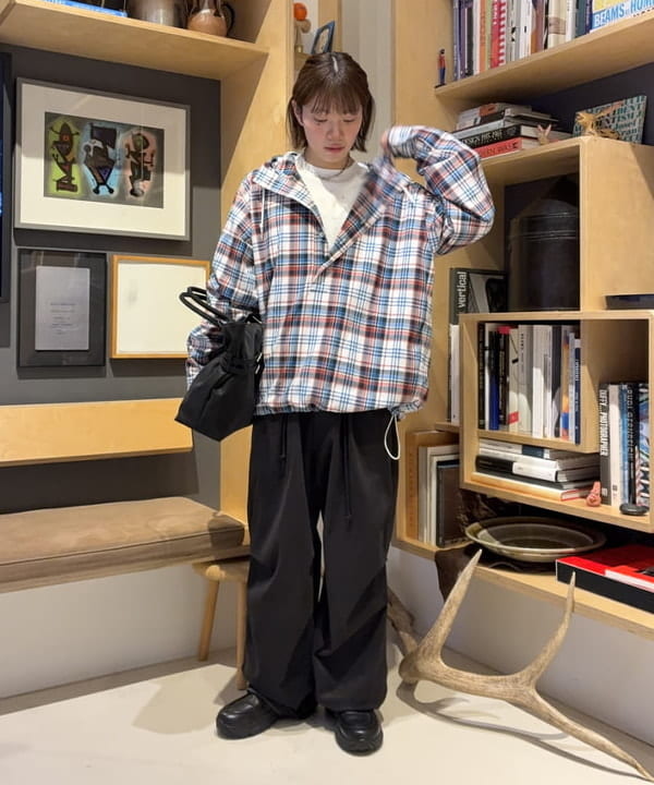 マツミヤさんの「BEAMS WOMEN｜チェック フーディシャツ」を使ったコーディネート