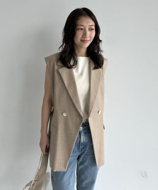 坂本 涼花さんの「BEAMS WOMEN｜エディター東原妙子 &times; Demi-Luxe BEAMS / ウォッシャブルウール ジレ」を使ったコーディネート