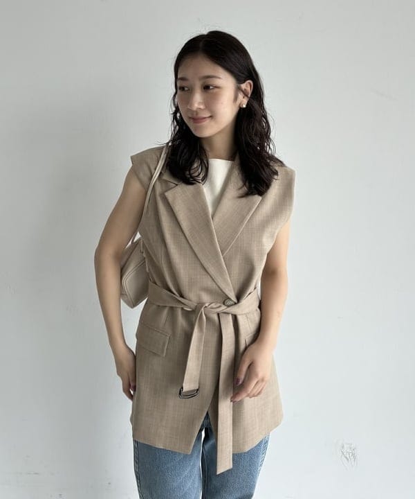 坂本 涼花さんの「BEAMS WOMEN｜エディター東原妙子 &times; Demi-Luxe BEAMS / ウォッシャブルウール ジレ」を使ったコーディネート