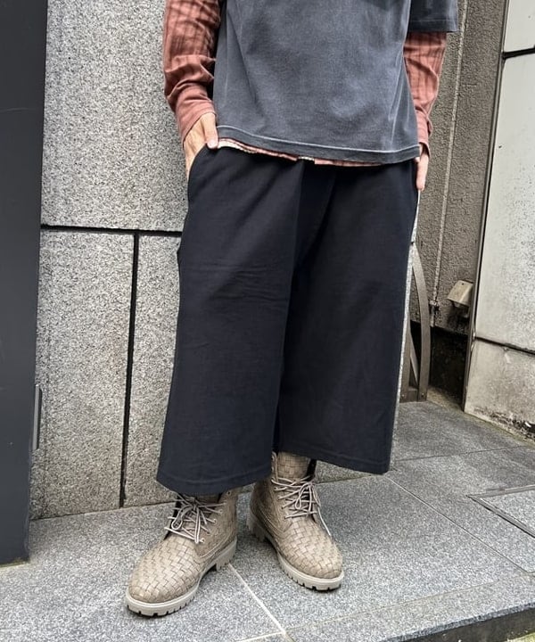 照田 拓史さんの「BEAMS WOMEN｜フェード ナンバリング Tシャツ【ワイドショートフィット】」を使ったコーディネート