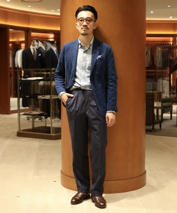 青年布鈕扣領襯衫