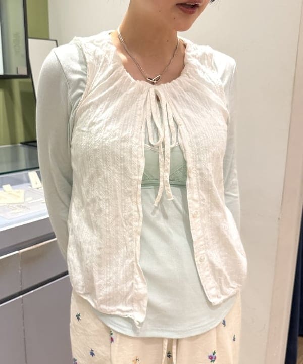 うららさんの「BEAMS WOMEN｜フラワー プリント イージー パンツ」を使ったコーディネート