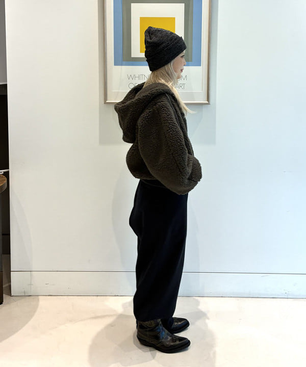 ando naoさんの「BEAMS WOMEN｜【別注】Gramicci / ワイド スウェットパンツ」を使ったコーディネート
