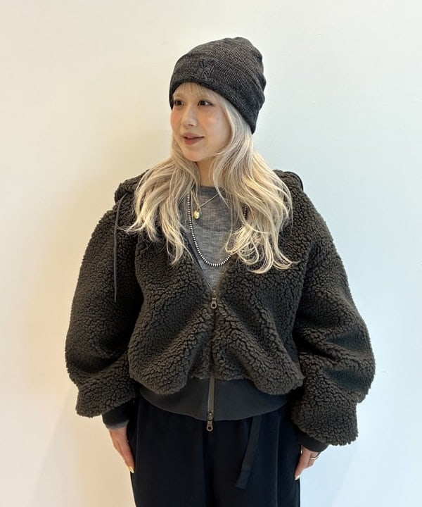 ando naoさんの「BEAMS WOMEN｜【別注】Gramicci / ワイド スウェットパンツ」を使ったコーディネート