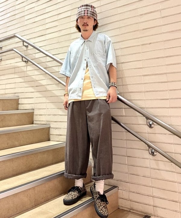 川端 大翔さんの「BEAMS WOMEN｜BEAMS｜ショート デニム シャツ【ワイドショートフィット】」を使ったコーディネート