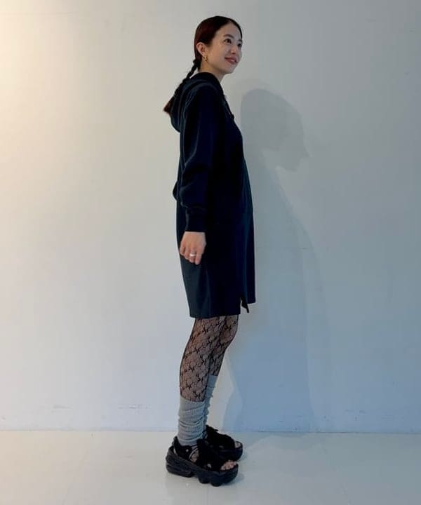 ササキさんの「BEAMS WOMEN｜【別注】Champion / フーディー スウェット ワンピース」を使ったコーディネート