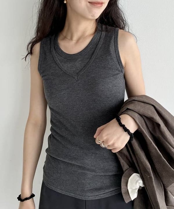中丸　栞さんの「BEAMS WOMEN｜キュプラ バックヨーク スカート」を使ったコーディネート