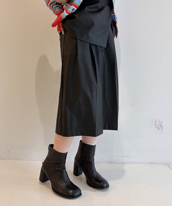 まゆちゃんさんの「BEAMS WOMEN｜フェイクレザー アシンメトリー キャミソール」を使ったコーディネート
