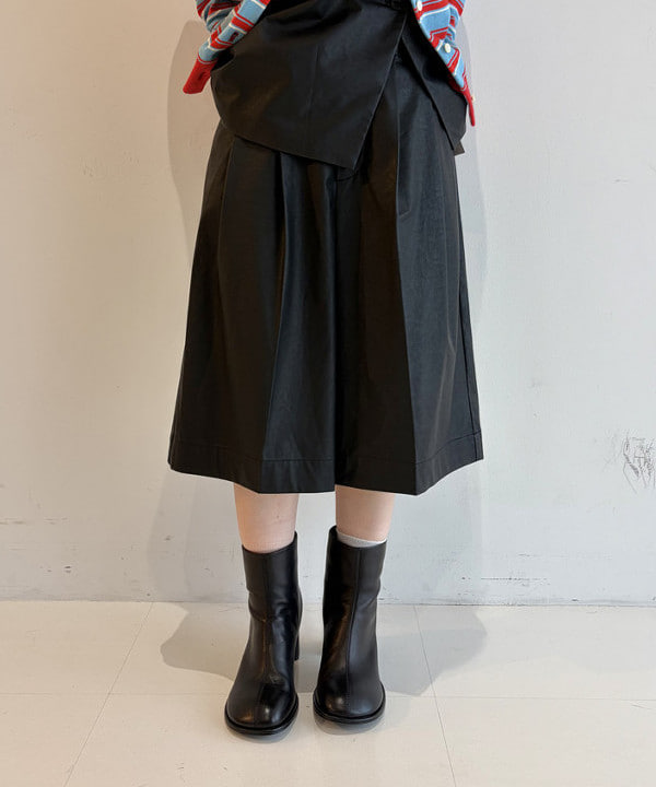 まゆちゃんさんの「BEAMS WOMEN｜フェイクレザー アシンメトリー キャミソール」を使ったコーディネート