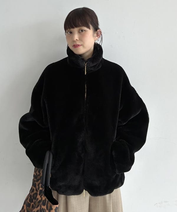 りかちょび/岸本梨佳さんの「TATRAS / BARBRA ボア ブルゾン」を使ったコーディネート