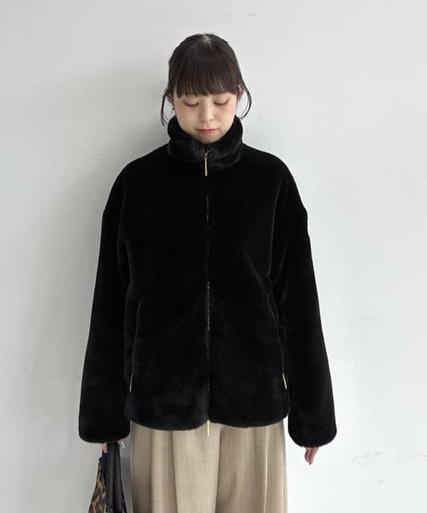 りかちょび/岸本梨佳さんの「TATRAS / BARBRA ボア ブルゾン」を使ったコーディネート