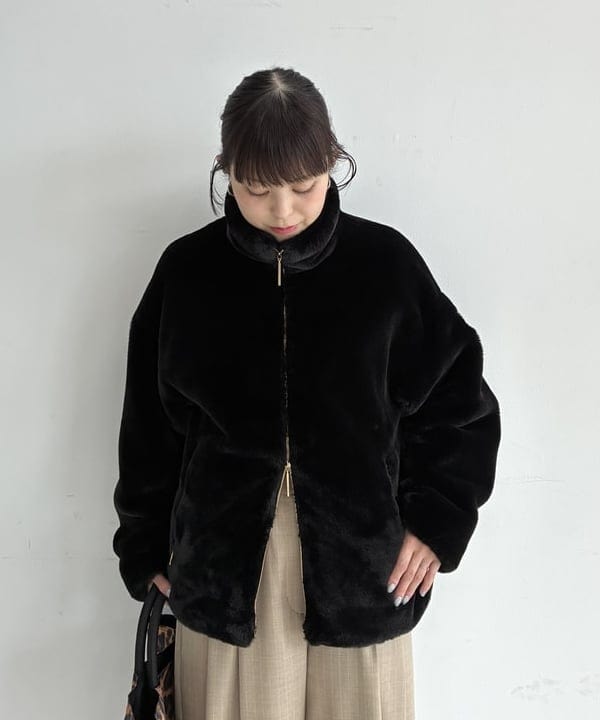 りかちょび/岸本梨佳さんの「TATRAS / BARBRA ボア ブルゾン」を使ったコーディネート