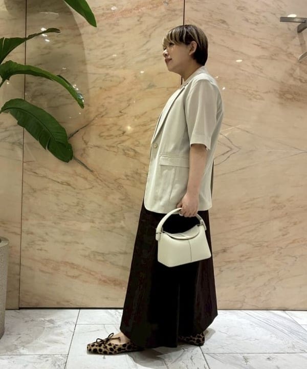 塚越 有紀さんの「BEAMS WOMEN｜クレセント ムーン ネックレス .M」を使ったコーディネート