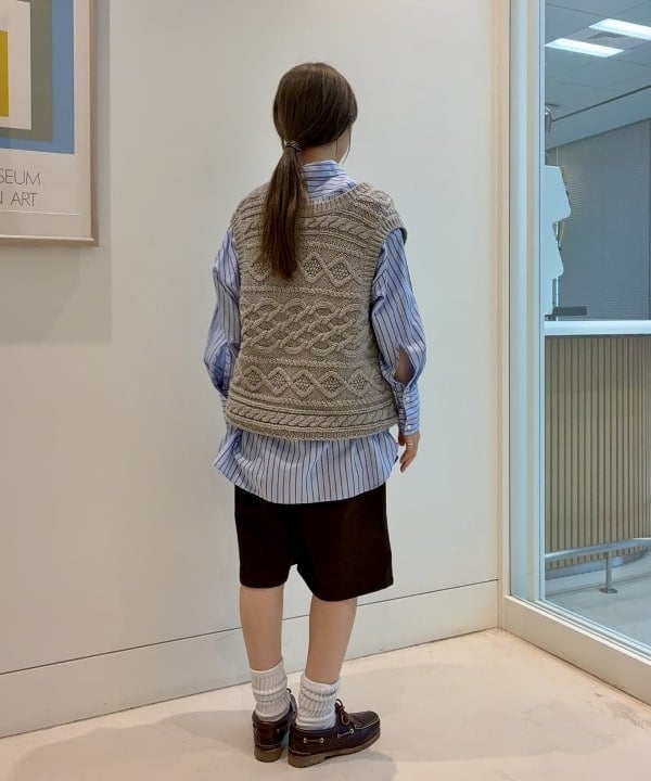 にしだてさんの「BEAMS WOMEN｜バックトゥフロント アラン ベスト」を使ったコーディネート