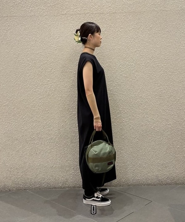 りかちょび/岸本梨佳さんの「BEAMS WOMEN｜【別注】BRIEFING / ヘルメット バッグ &rdquo;OLIVE&rdquo;」を使ったコーディネート