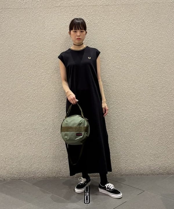 りかちょび/岸本梨佳さんの「BEAMS WOMEN｜【別注】BRIEFING / ヘルメット バッグ &rdquo;OLIVE&rdquo;」を使ったコーディネート