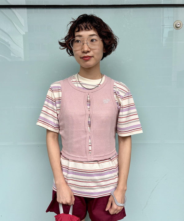 みりさんの「エンブロイダリー マルチボーダー ショートスリーブ Tシャツ」を使ったコーディネート