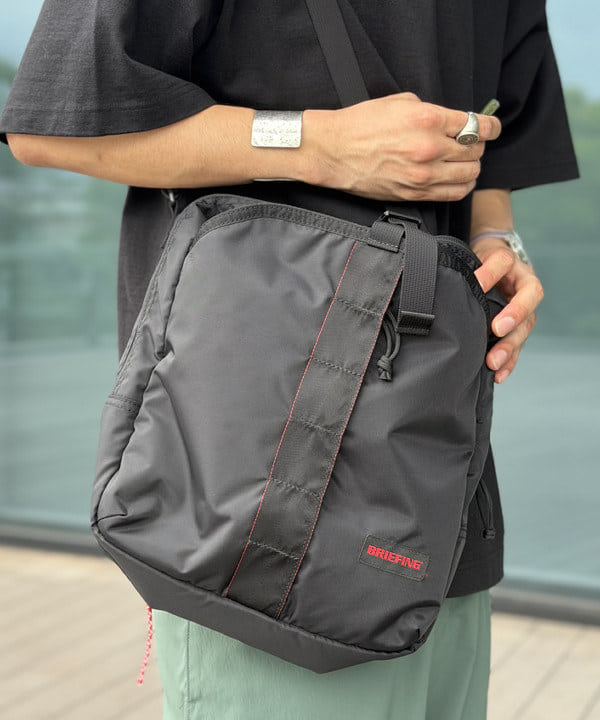 BAKU(東江 漠)さんの「【別注】BRIEFING / ミリタリー キット バッグ」を使ったコーディネート