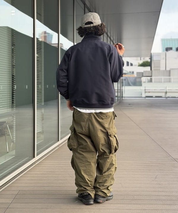 BAKU(東江 漠)さんの「BEAMS WOMEN｜BEAMS / ビッグ 6ポケット カーゴパンツ」を使ったコーディネート
