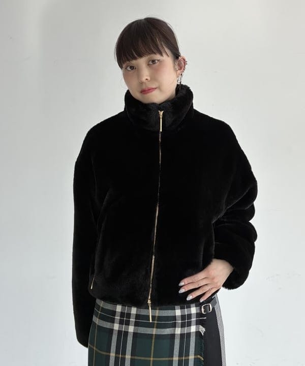 りかちょび/岸本梨佳さんの「【別注】GIANNI NOTARO / クロア付き 2ハンドル バッグ」を使ったコーディネート