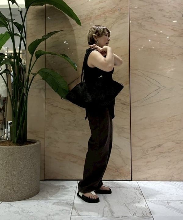 塚越 有紀さんの「BEAMS WOMEN｜MAISON N.H PARIS / クロワッサン ショルダーバッグ」を使ったコーディネート