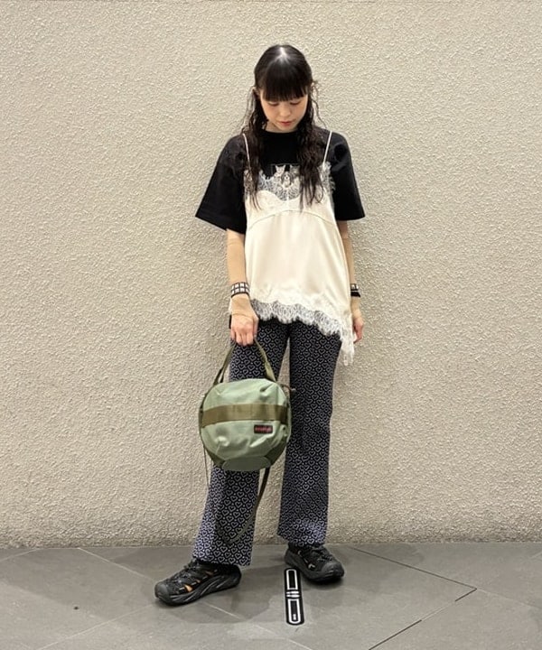 りかちょび/岸本梨佳さんの「レース トリム サテン キャミソール」を使ったコーディネート