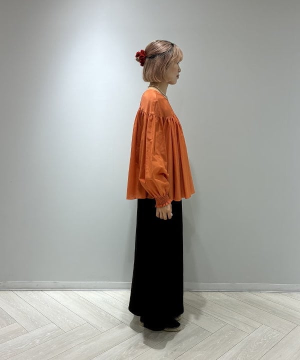 中田 優紀子さんの「BEAMS WOMEN｜コットンシルク 2WAY ブラウス」を使ったコーディネート