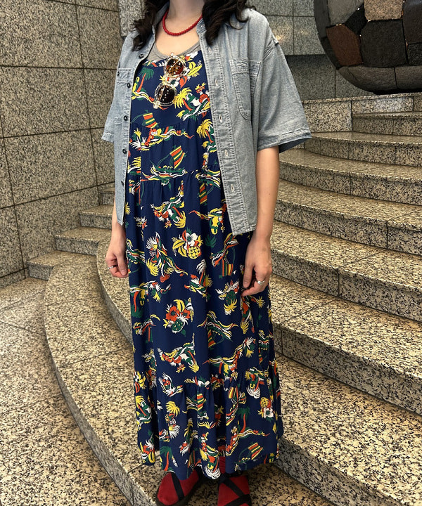 Sakiさんの「BEAMS WOMEN｜【別注】SUN SURF / ノースリーブ キャミ ワンピース」を使ったコーディネート