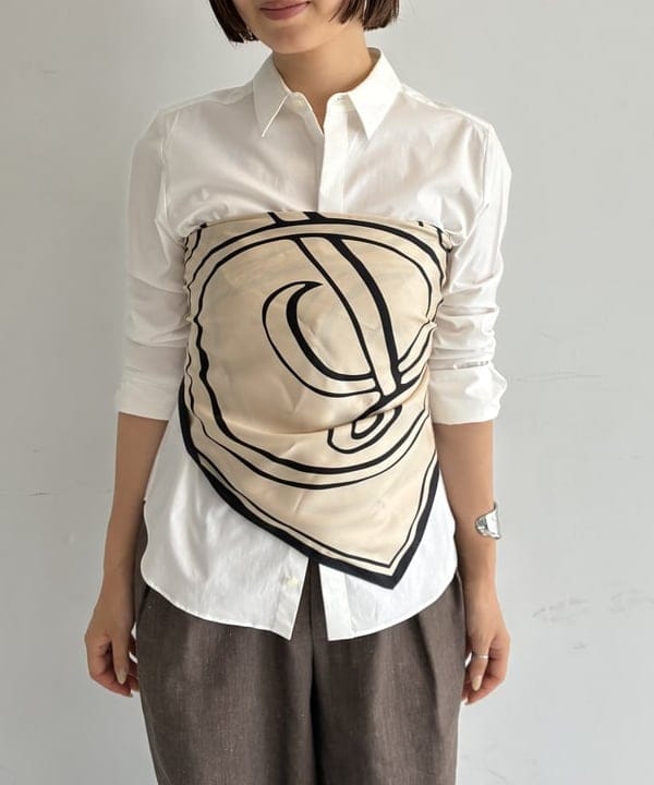 NATSUKIさんの「BEAMS WOMEN｜AK+1 / 刺繍 レギュラーカラーシャツ」を使ったコーディネート