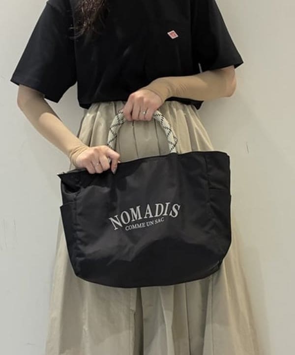りかちょび/岸本梨佳さんの「NOMADIS / SAC2 WIDE ロゴ トートバッグ」を使ったコーディネート