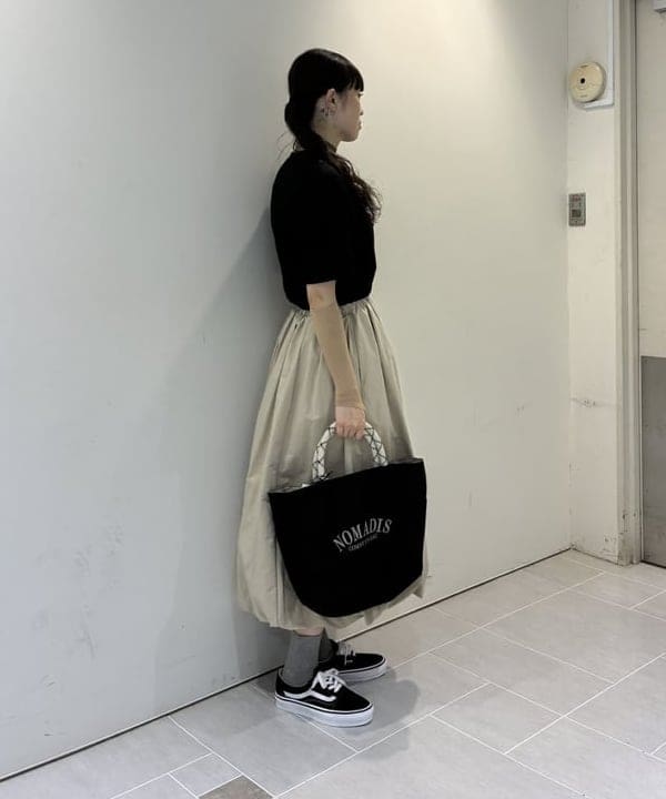 りかちょび/岸本梨佳さんの「NOMADIS / SAC2 WIDE ロゴ トートバッグ」を使ったコーディネート