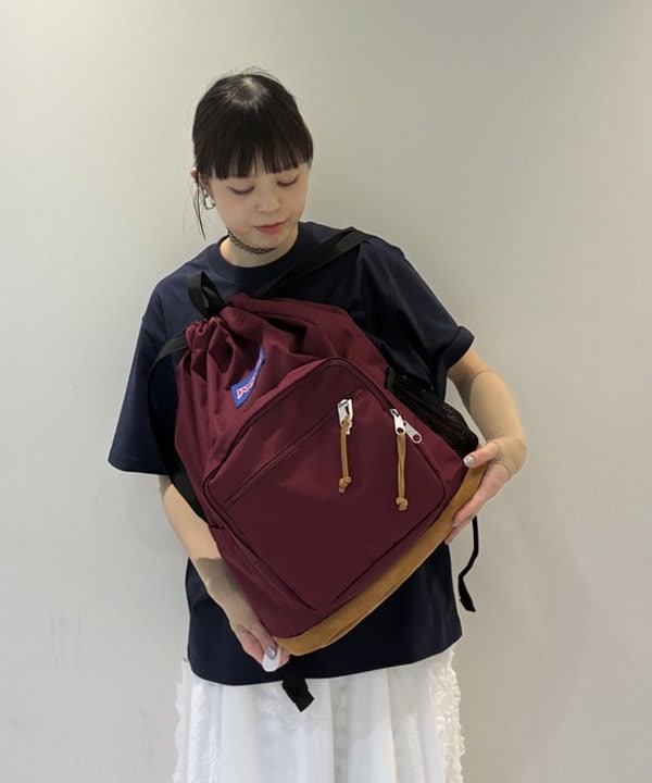 りかちょび/岸本梨佳さんの「JANSPORT &times; BEAMS / 別注 Pack & Go」を使ったコーディネート
