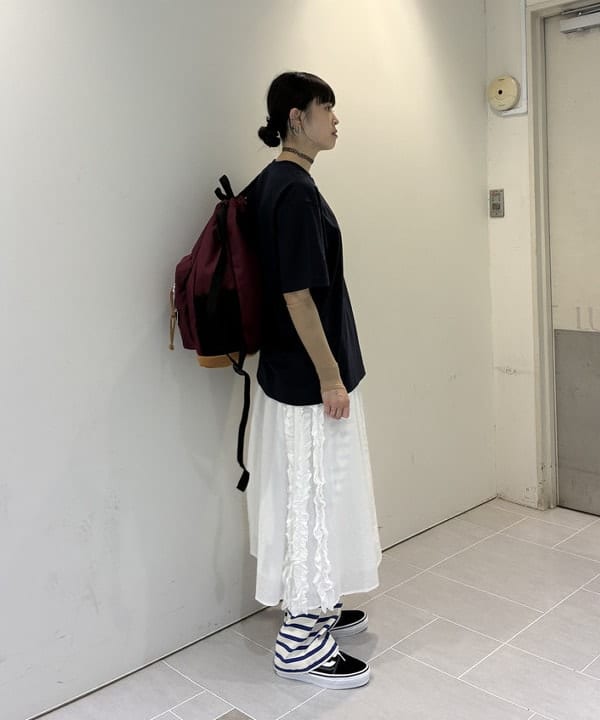 りかちょび/岸本梨佳さんの「JANSPORT &times; BEAMS / 別注 Pack & Go」を使ったコーディネート