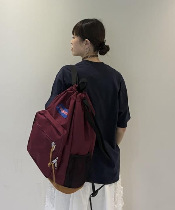 りかちょび/岸本梨佳さんの「JANSPORT &times; BEAMS / 別注 Pack & Go」を使ったコーディネート