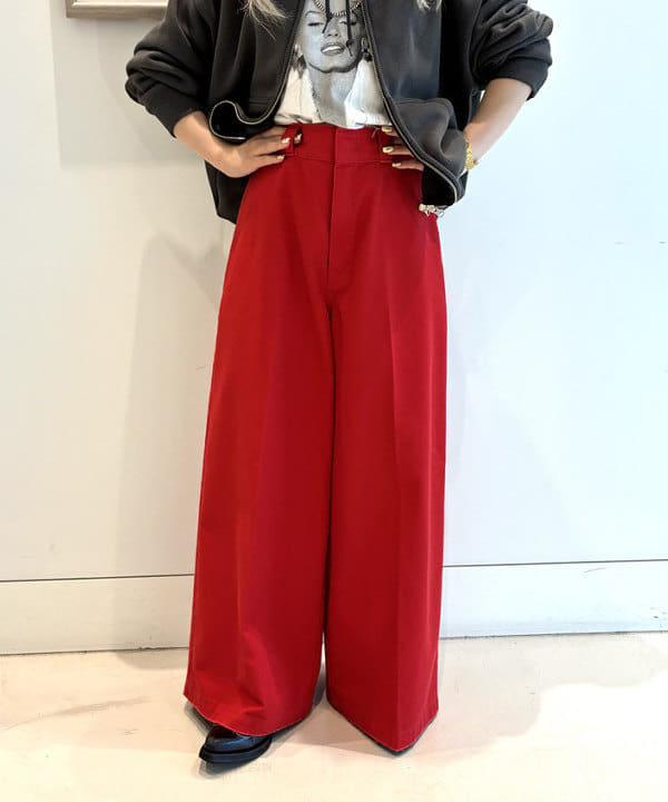 ando naoさんの「BEAMS WOMEN｜【別注】HEAR MY NAME &times; maturely / プリント ジップ フーディー」を使ったコーディネート