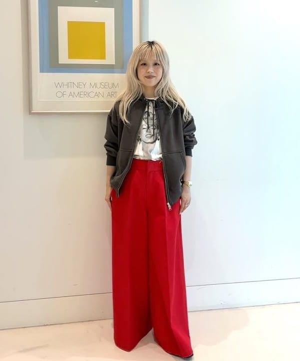ando naoさんの「BEAMS WOMEN｜【別注】HEAR MY NAME &times; maturely / プリント ジップ フーディー」を使ったコーディネート