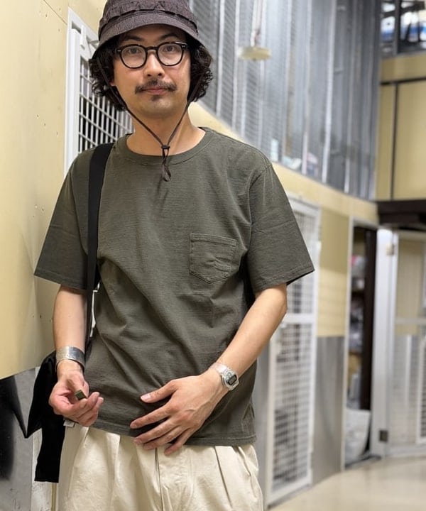 BAKU(東江 漠)さんの「BEAMS PLUS｜【別注】REMI RELIEF / Pocket T-shirt｜ポケットT｜オーガニックコットン｜ヴィンテージ加工 」を使ったコーディネート