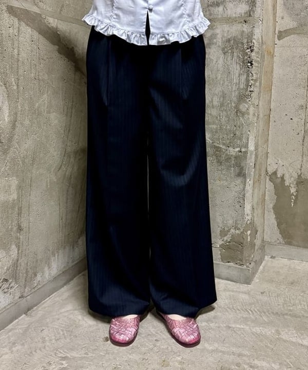 reinaさんの「BEAMS WOMEN｜ピンストライプ ワイド イージー パンツ」を使ったコーディネート