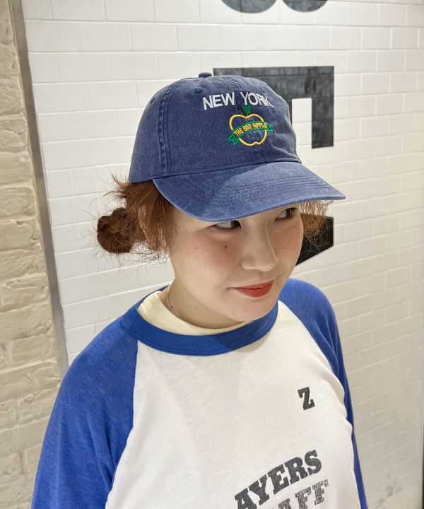 エノモト アミさんの「BEAMS WOMEN｜American Locals Souvenir / Baseball Cap」を使ったコーディネート