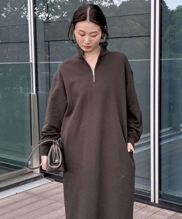 隈元 楓さんの「BEAMS WOMEN｜【別注】SLOANE / 裏毛 ハーフジップ ワンピース」を使ったコーディネート