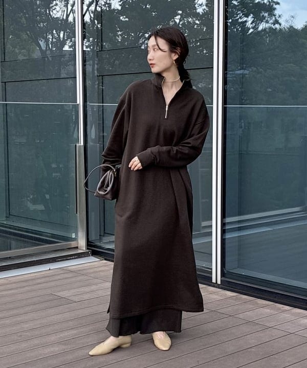 隈元 楓さんの「BEAMS WOMEN｜【別注】SLOANE / 裏毛 ハーフジップ ワンピース」を使ったコーディネート