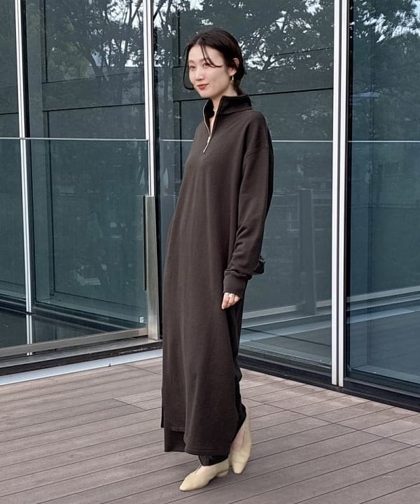 隈元 楓さんの「BEAMS WOMEN｜【別注】SLOANE / 裏毛 ハーフジップ ワンピース」を使ったコーディネート