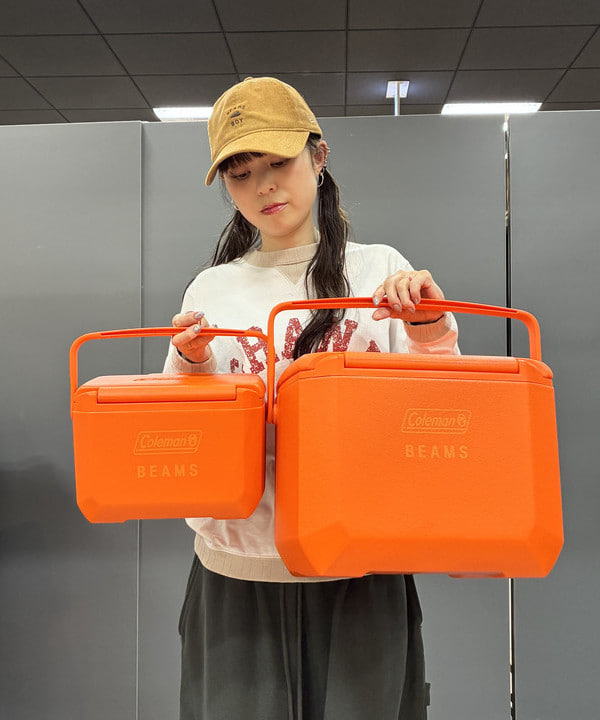 りかちょび/岸本梨佳さんの「BEAMS WOMEN｜【別注】Coleman	/ テイク6 クーラー ボックス 2026」を使ったコーディネート