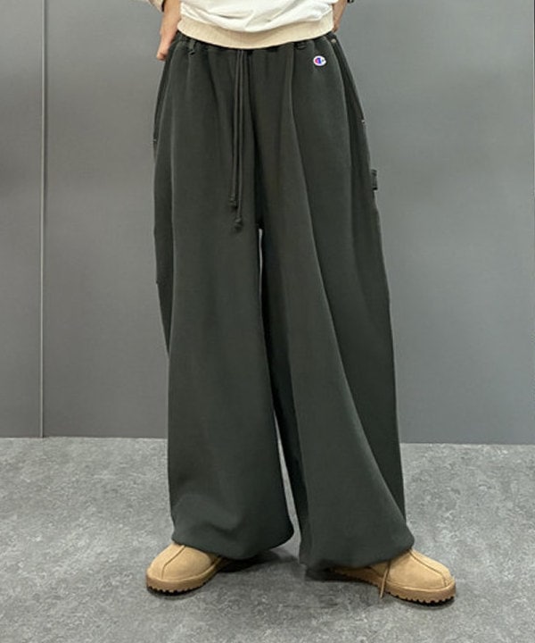 りかちょび/岸本梨佳さんの「BEAMS WOMEN｜【別注】Coleman	/ テイク6 クーラー ボックス 2026」を使ったコーディネート