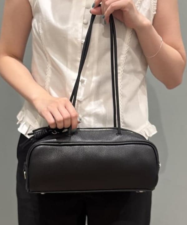 amiriさんの「BEAMS WOMEN｜＆MyuQ / KAKU ワイド バッグ」を使ったコーディネート