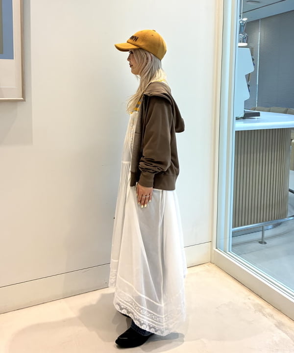 ando naoさんの「BEAMS WOMEN｜【別注】BRIEFING &times; BEAMS BOY / ヘルメット バッグ」を使ったコーディネート