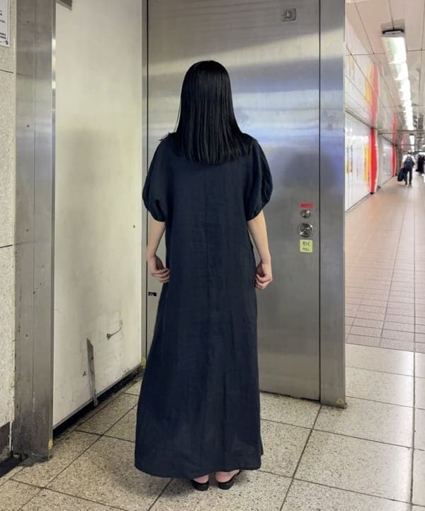 野村 美紅さんの「BEAMS WOMEN｜【別注】TICCA / リネン バルーンスリーブ ワンピース」を使ったコーディネート