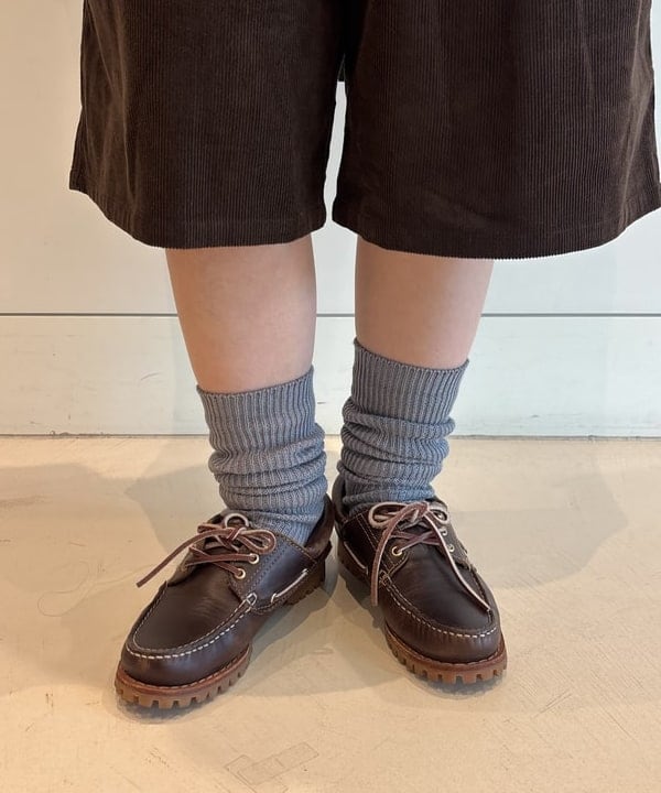 アベアミさんの「BEAMS WOMEN｜【別注】Gramicci / コーデュロイ ワイド ショートパンツ」を使ったコーディネート