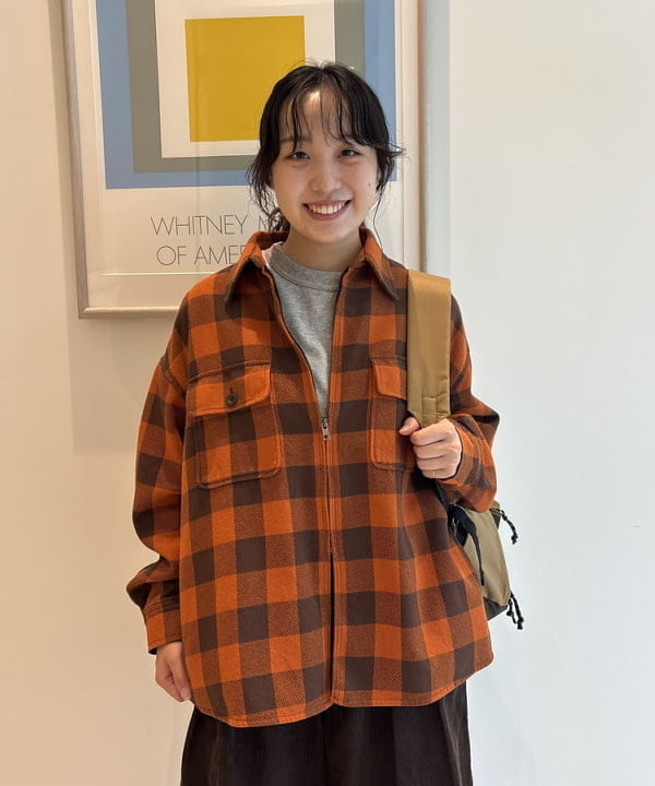 アベアミさんの「BEAMS WOMEN｜【別注】Gramicci / コーデュロイ ワイド ショートパンツ」を使ったコーディネート