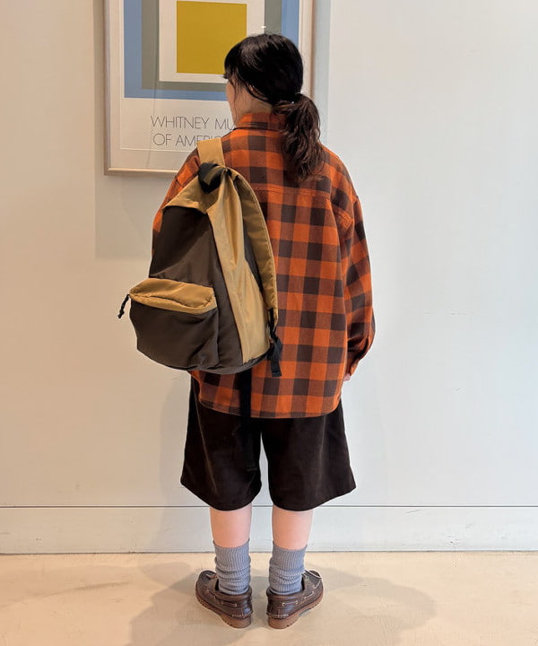 アベアミさんの「BEAMS WOMEN｜【別注】Gramicci / コーデュロイ ワイド ショートパンツ」を使ったコーディネート